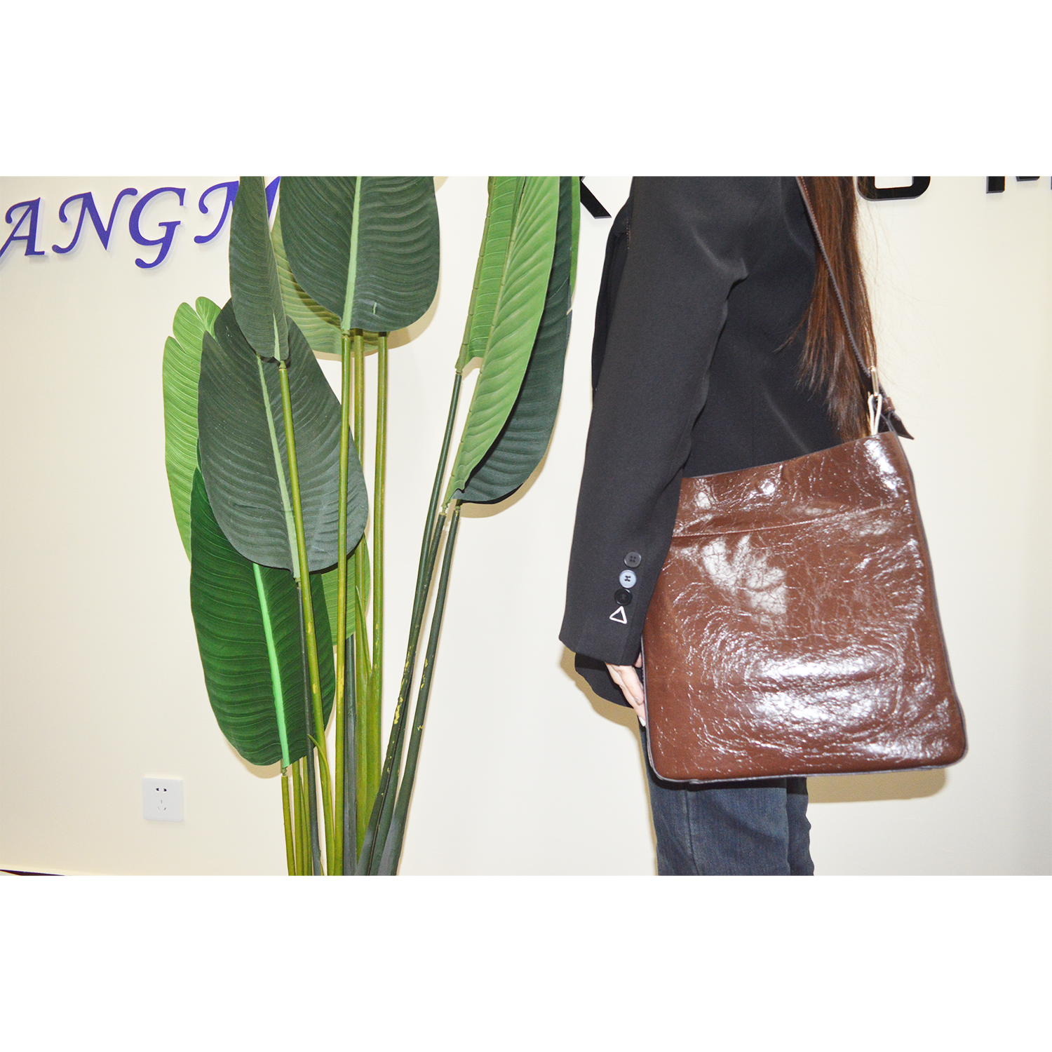 Leather Unisex Crossbody Bag Brown