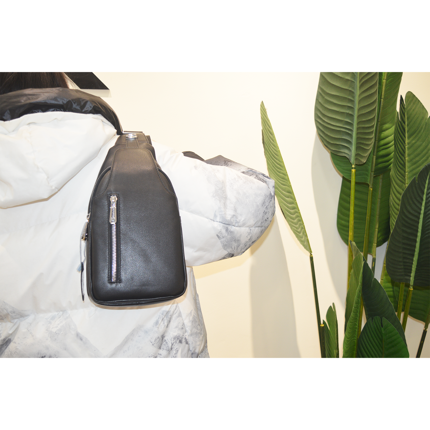 Top Layer Cowhide Leather Sling Bag Waterproof Casual Daypack Shoulder Chest Crossbody Bag For Men