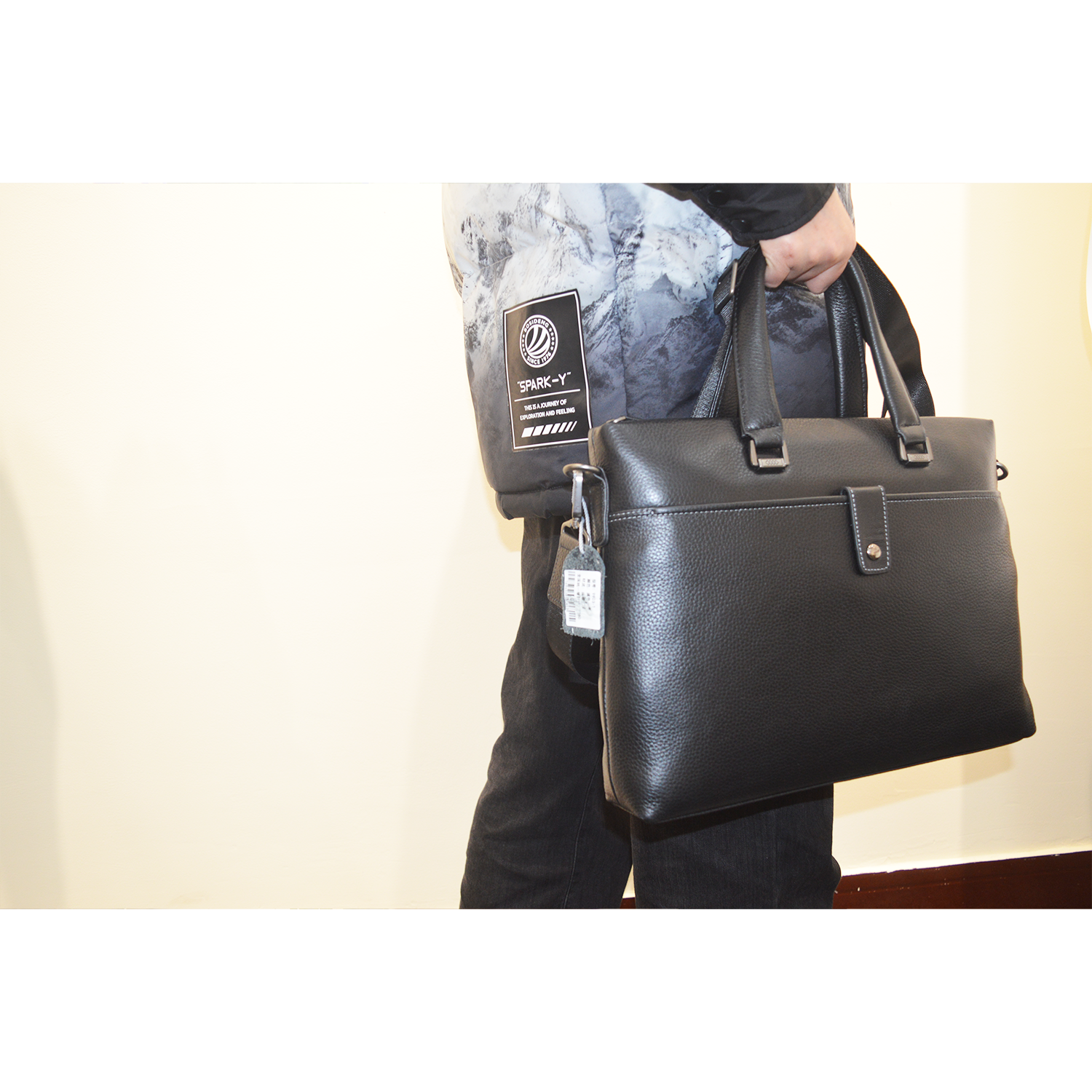 Full Grain Cow Leather Portable Briefcase Bag Laptop Leather Business Bag with Magnetic Snap
