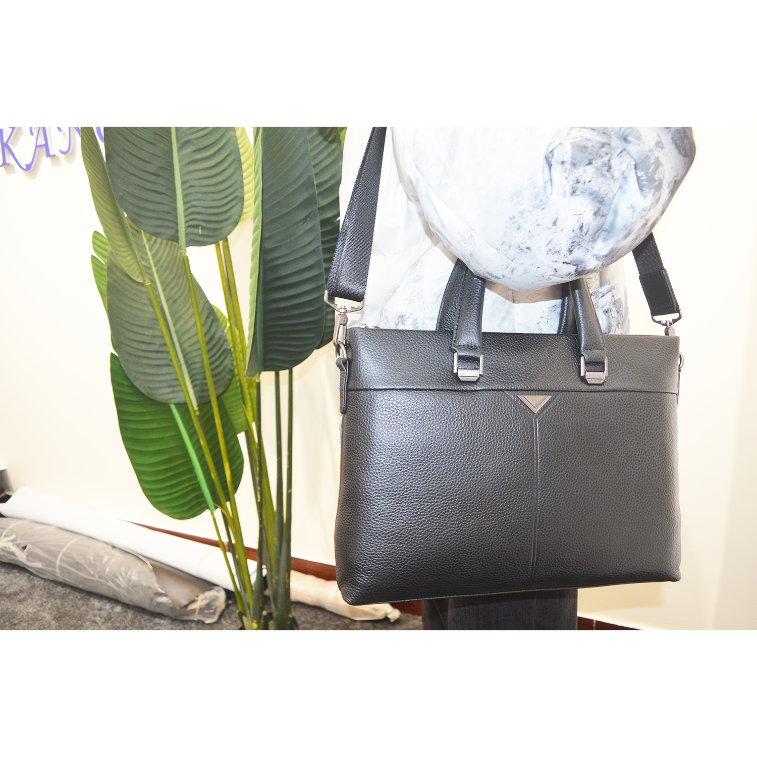 Formal Genuine Cowhide Leather Briefcase Shoulder Laptop Business Bag for Men & Women