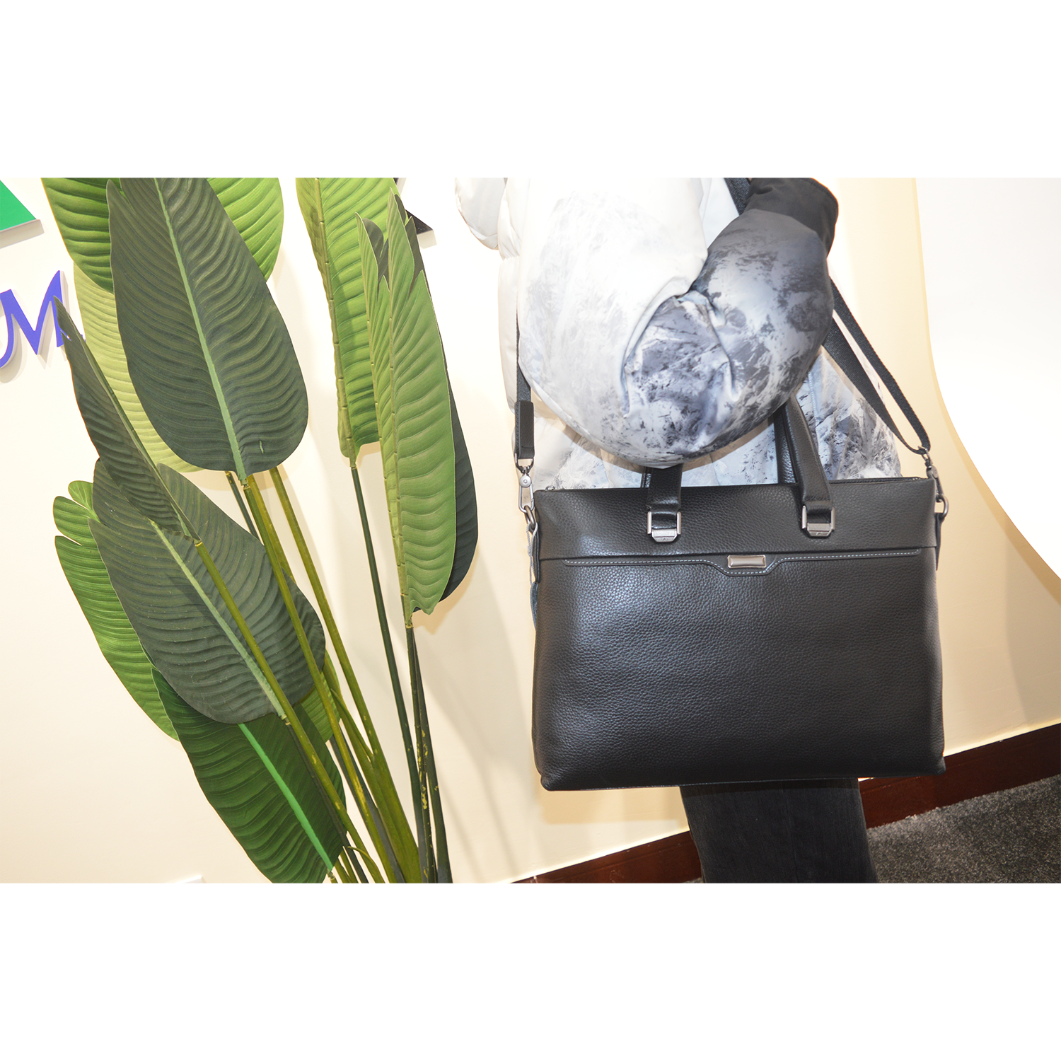 Minimalist Genuine Leather Crossbody Shoulder Bags Briefcase Business Laptop Bag with Adjustable Strap