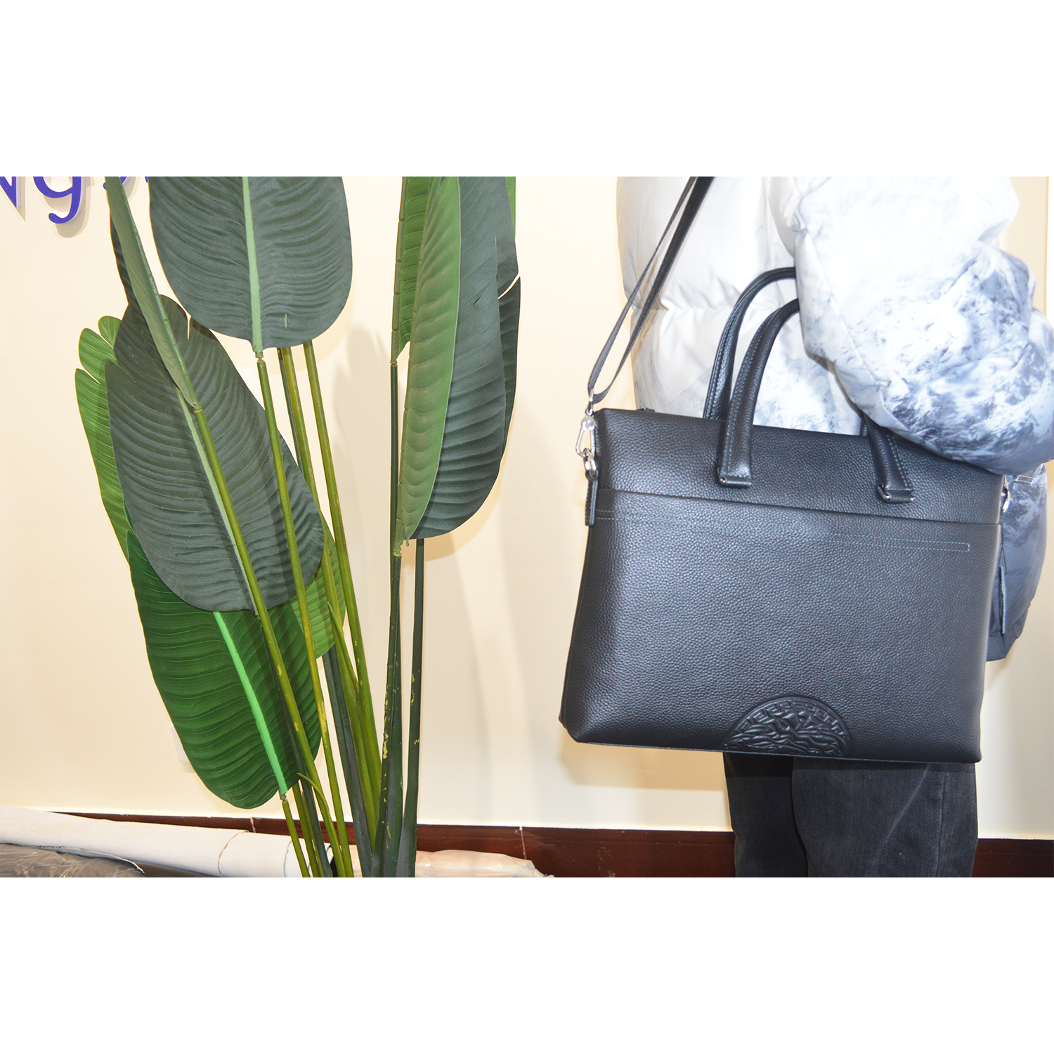 Genuine Leather Mens Handbag Shoulder Bag Briefcase Multifunctional Computer Bag