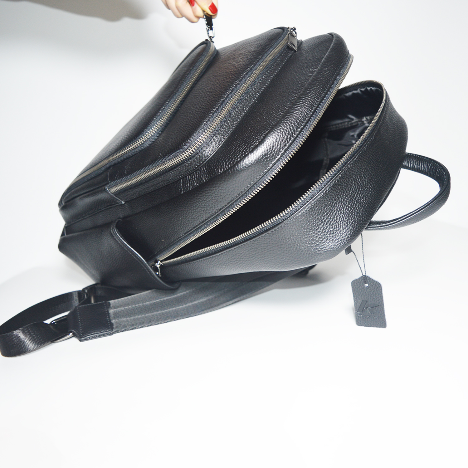 Simple Yet Refined Leather Backpack