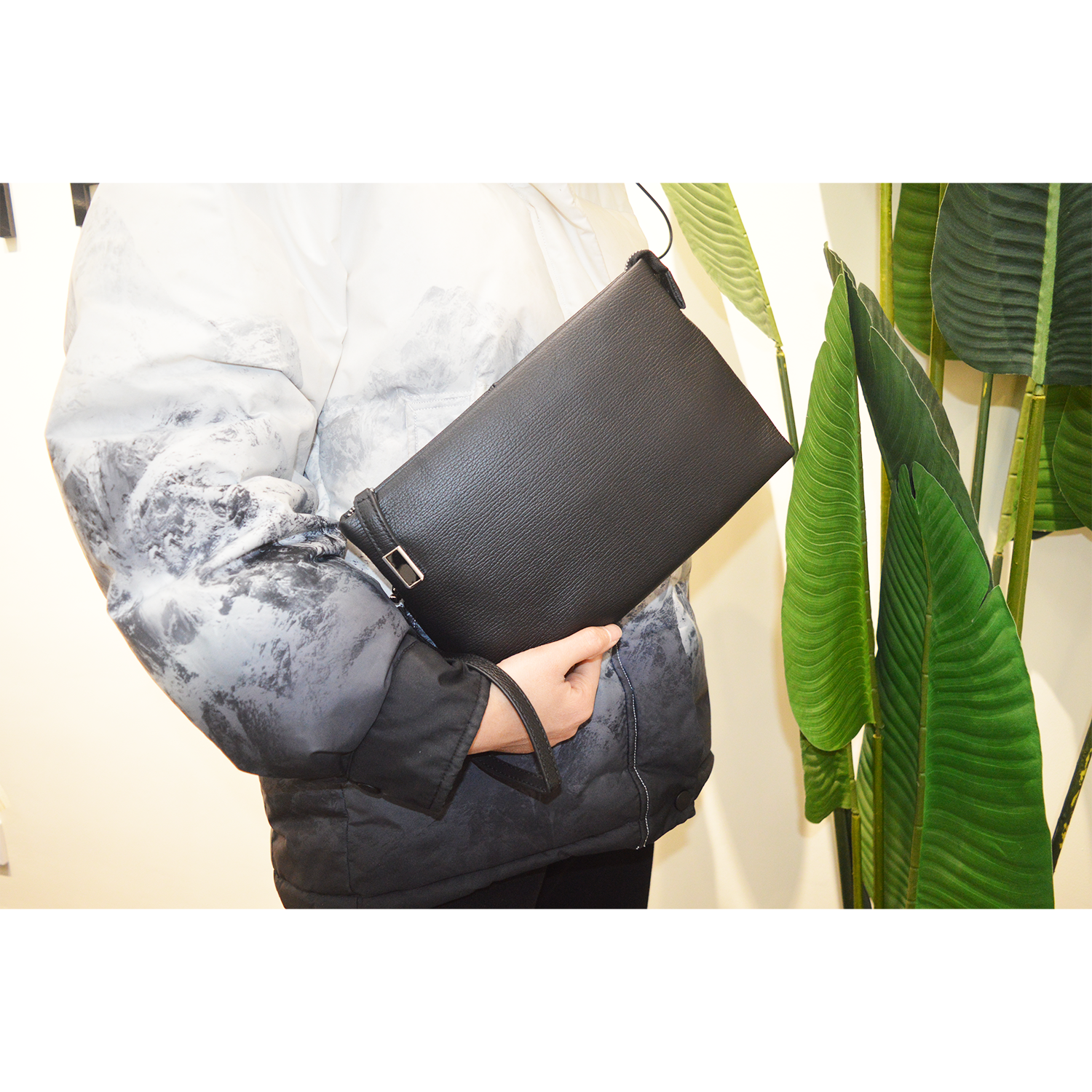 Mens Leather Clutch Purse Bag Versatile Business Wallet Magnetic Snap Clutch Phone Holder Handbag